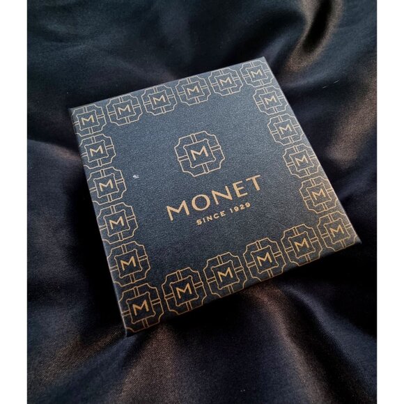 Monet Rhinestone Gold Tone Brooch Bow Flower In New Box - Picture 5 of 5